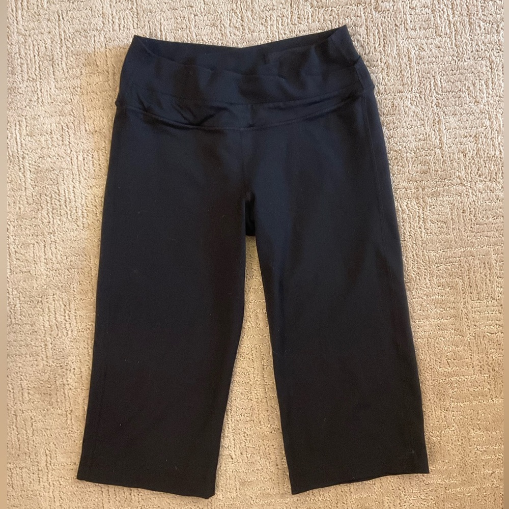 💜🖤 Lululemon Cropped Leggings Black Size 6 + Bonus Purple GapFit Tank Sz S
